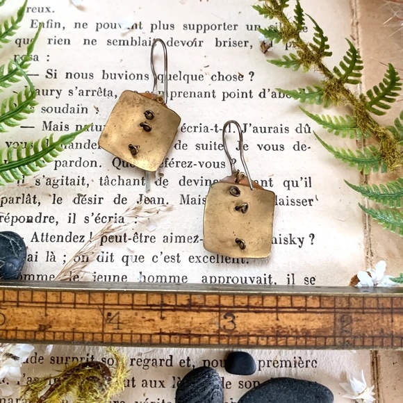 70's HANDMADE MIXED MEDIA CUBIST BRASS & COPPER DANGLE EARRINGS - Picture 10 of 10